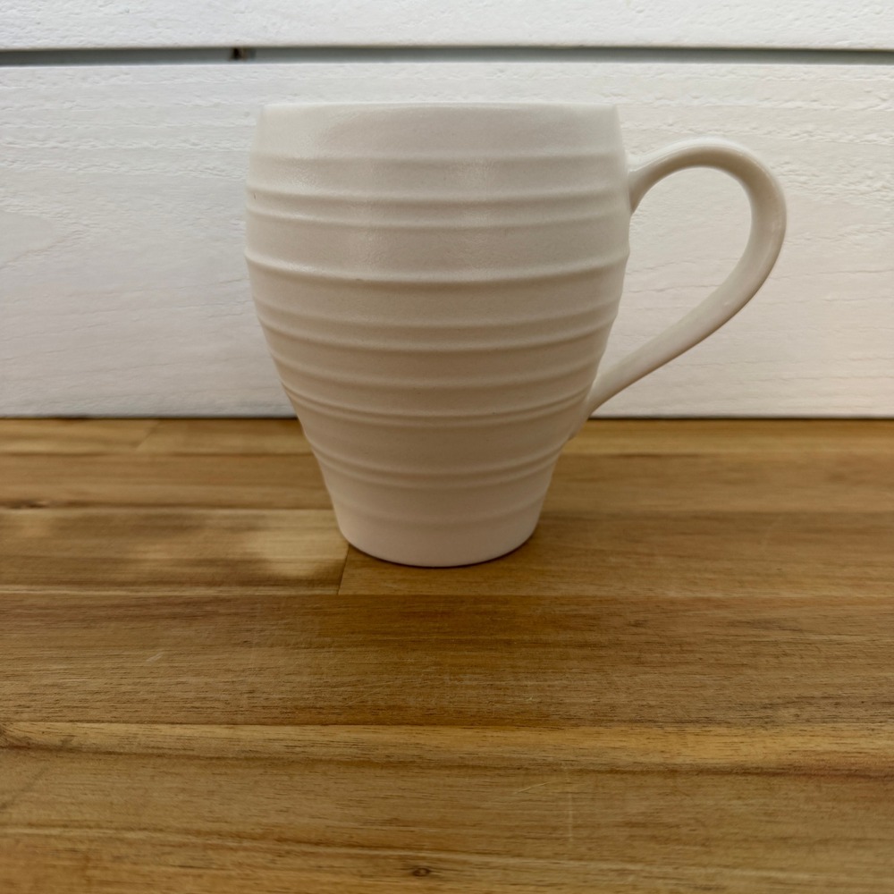 Mikasa Swirl White DJ100 Coffee Mug Ribbed Matte Stoneware Cup